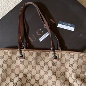 Gucci tote with box
